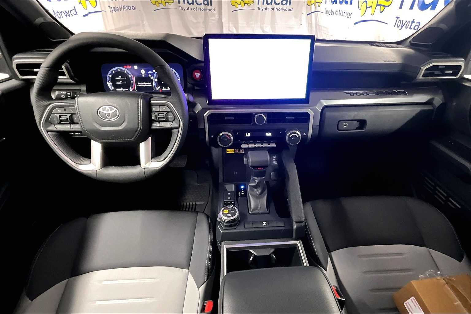2025 Toyota Tacoma TRD Off Road - Photo 12