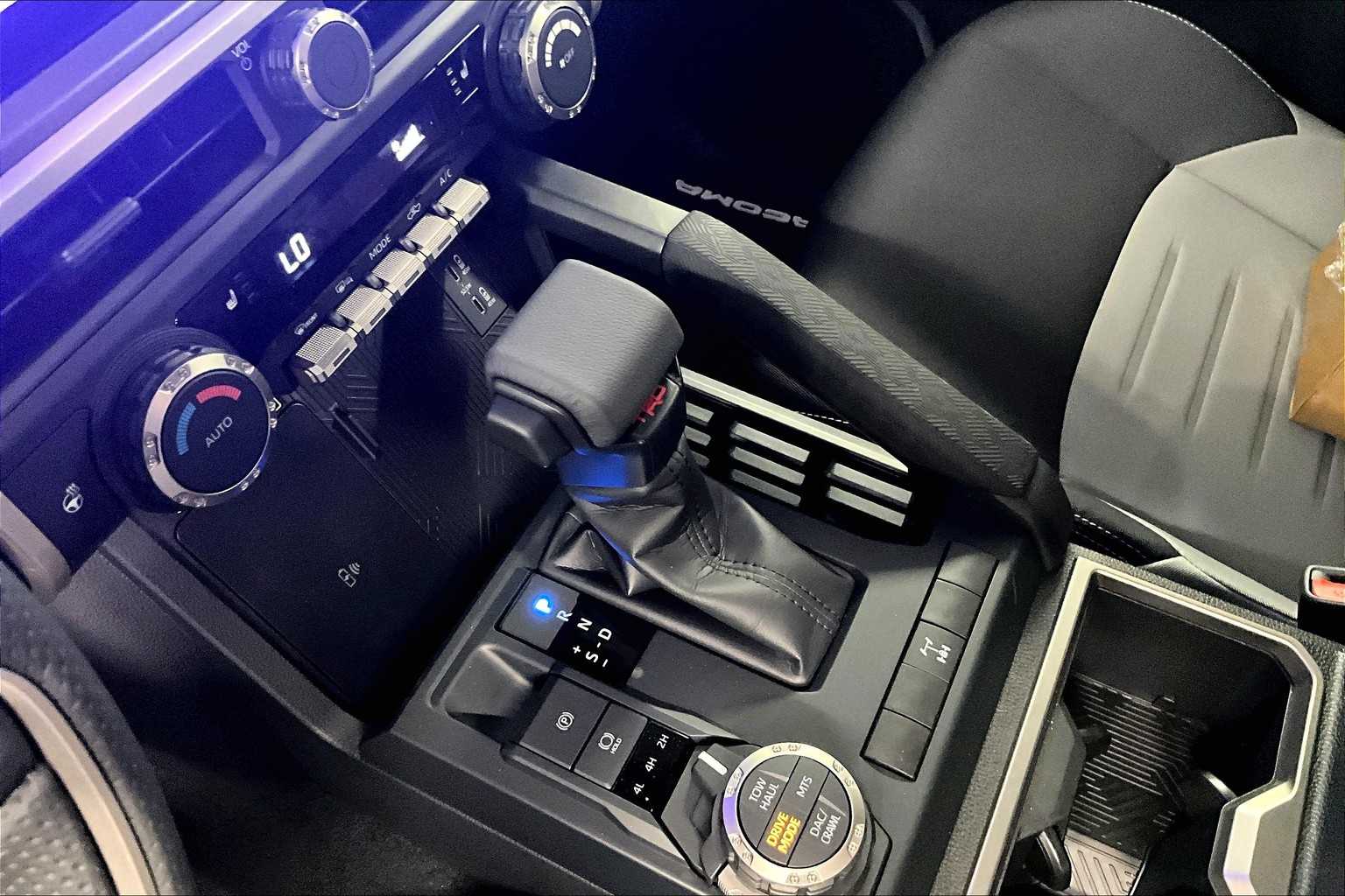 2025 Toyota Tacoma TRD Off Road - Photo 14