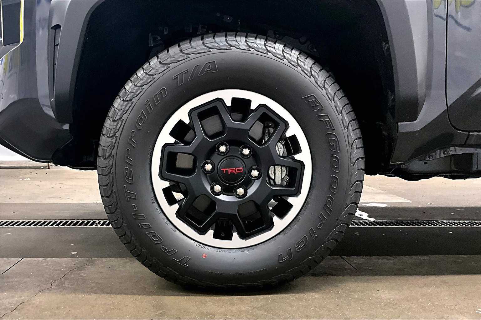 2025 Toyota Tacoma TRD Off Road - Photo 8
