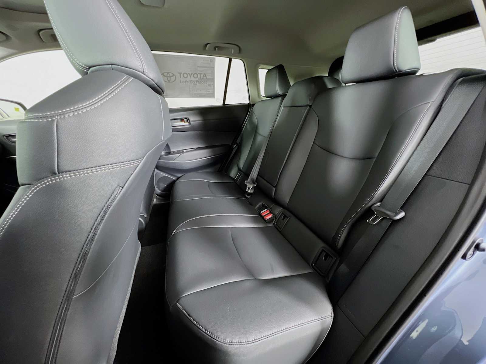 2025 Toyota Corolla Cross XLE - Photo 13