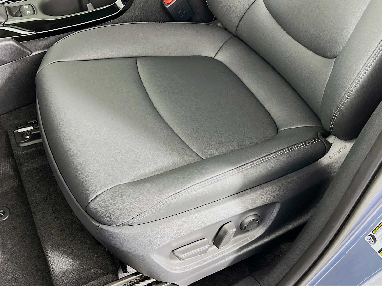 2025 Toyota Corolla Cross XLE - Photo 17