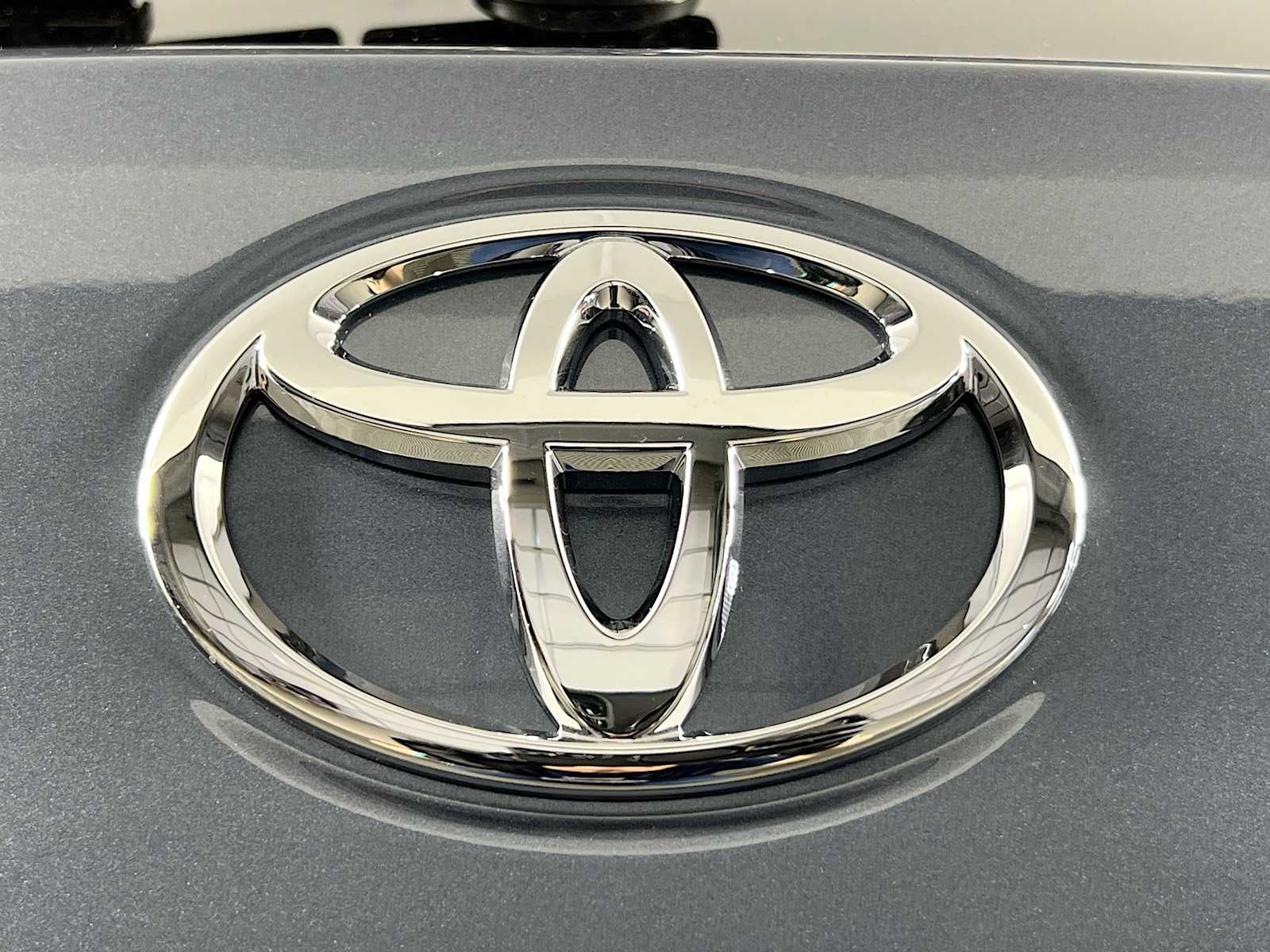 2025 Toyota Corolla Cross XLE - Photo 18