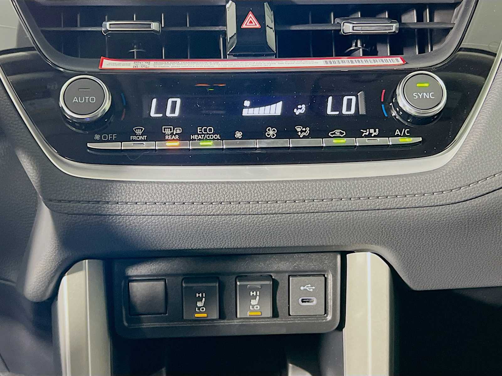2025 Toyota Corolla Cross XLE - Photo 10