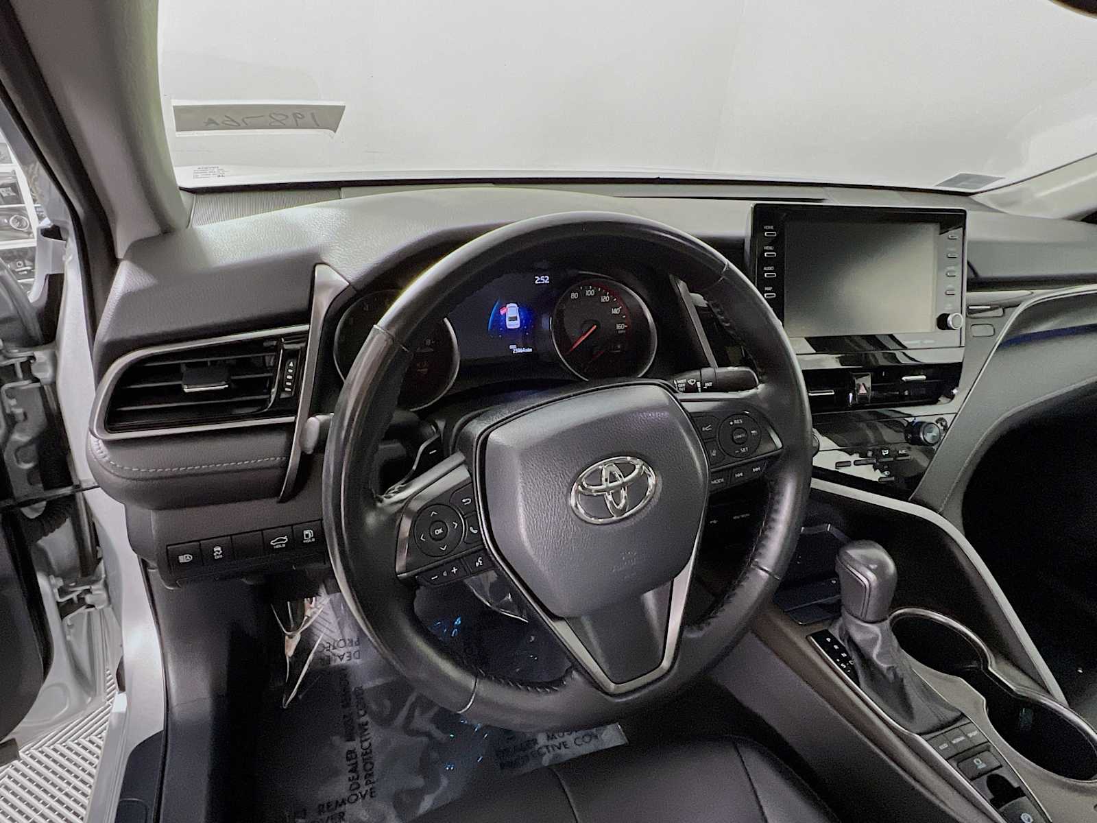 2022 Toyota Camry XSE - Photo 11