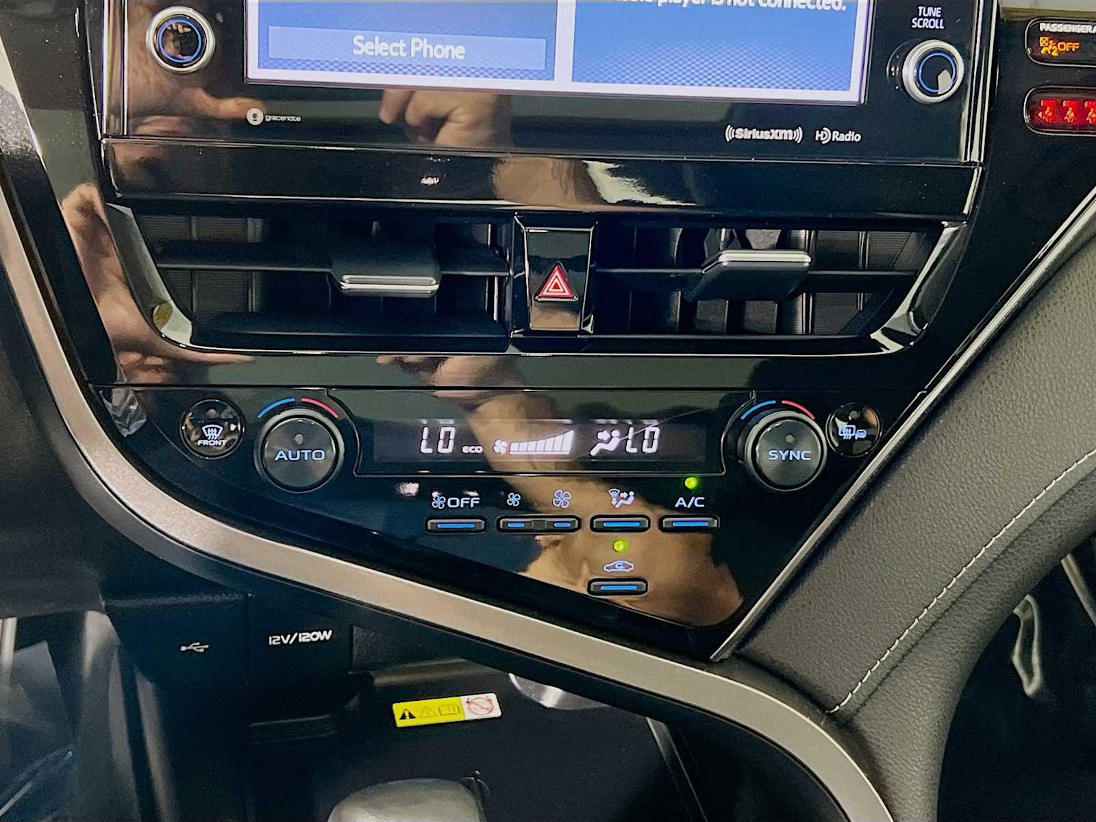2022 Toyota Camry XSE - Photo 15