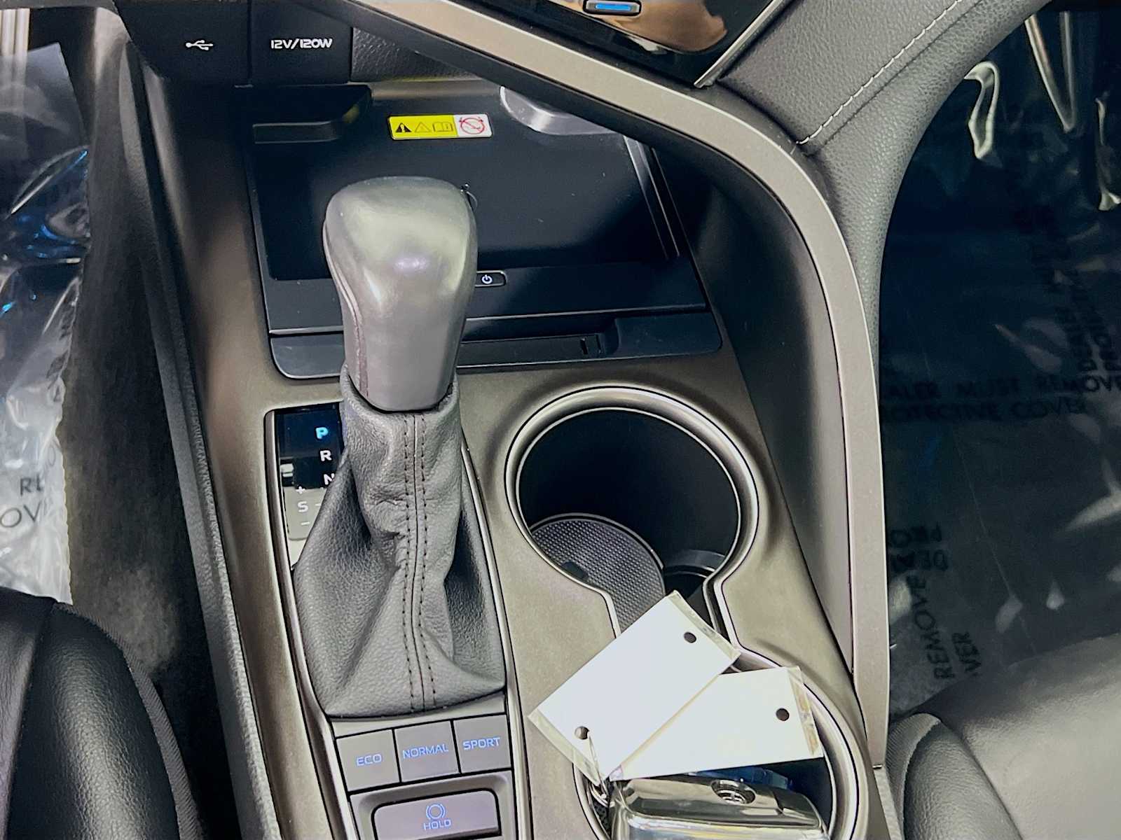 2022 Toyota Camry XSE - Photo 16