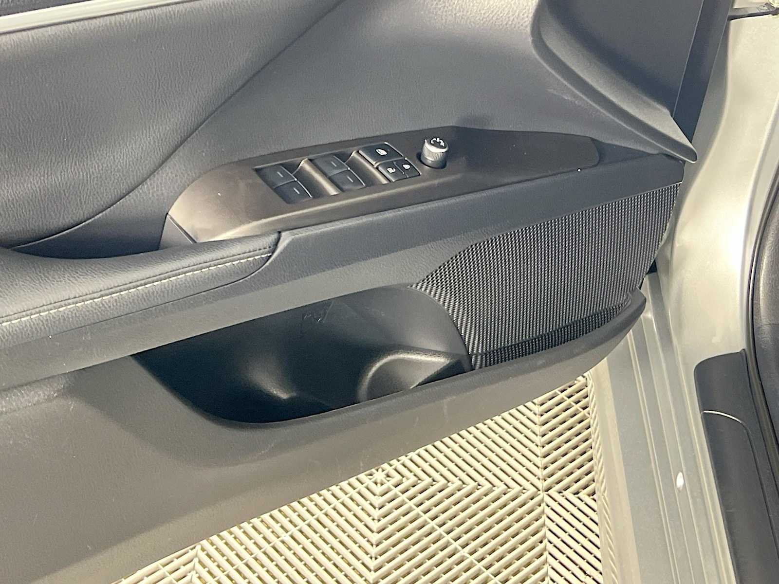 2022 Toyota Camry XSE - Photo 18
