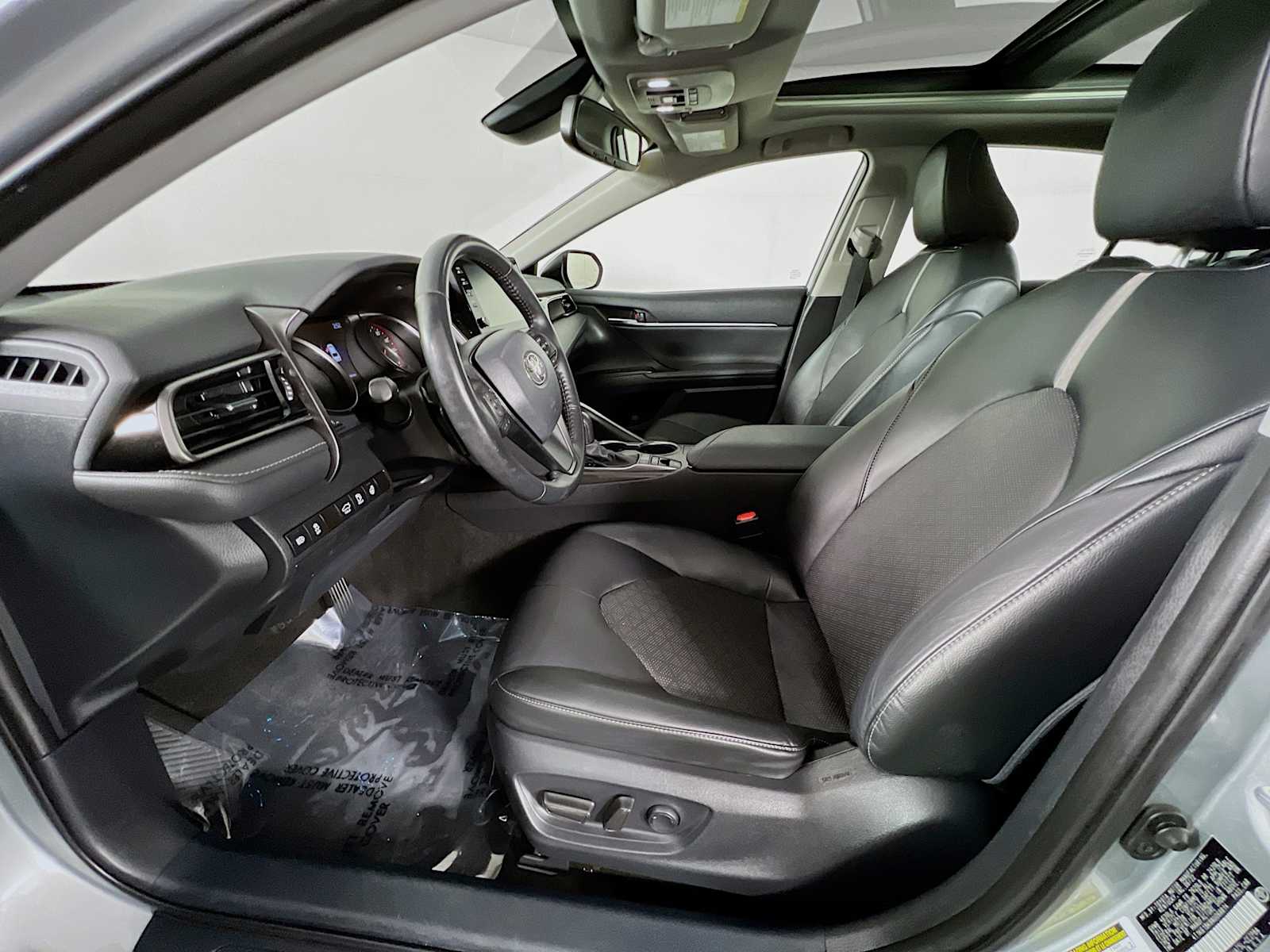 2022 Toyota Camry XSE - Photo 21