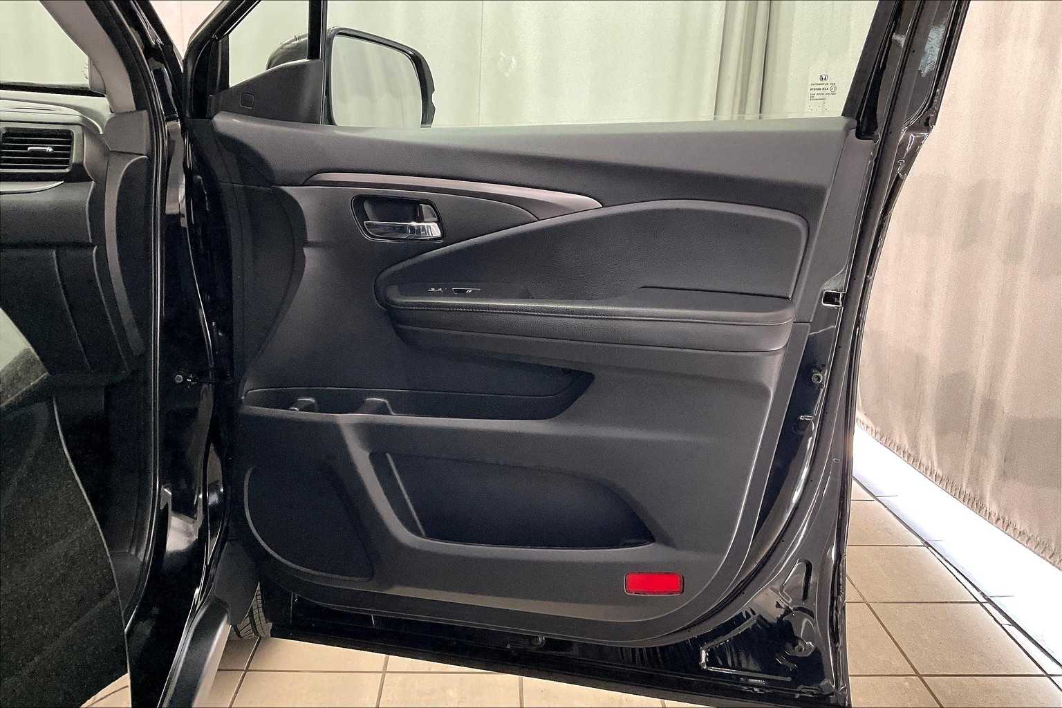 2022 Honda Pilot EX-L - Photo 12