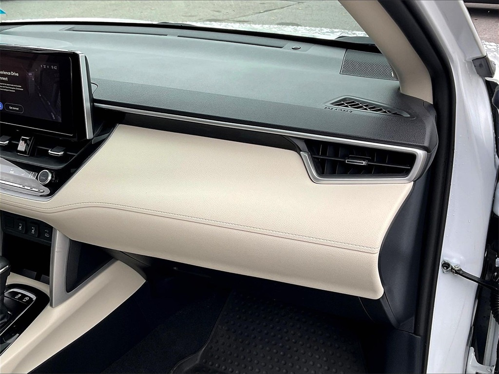 2024 Toyota Corolla Cross XLE - Photo 12
