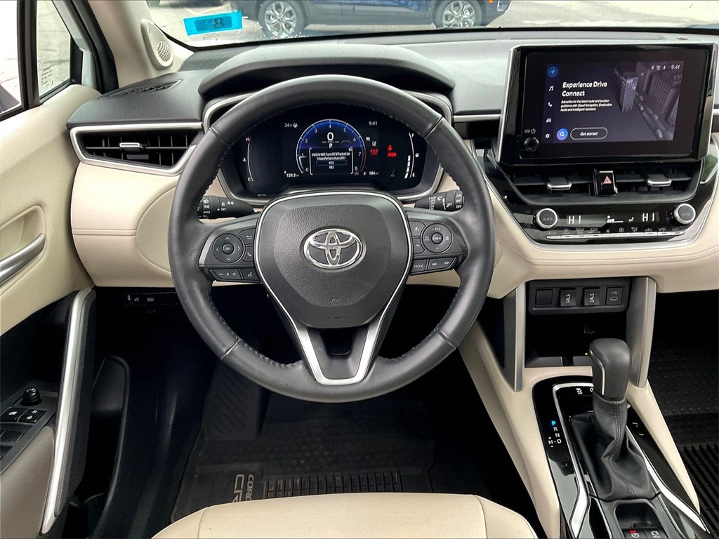 2024 Toyota Corolla Cross XLE - Photo 16