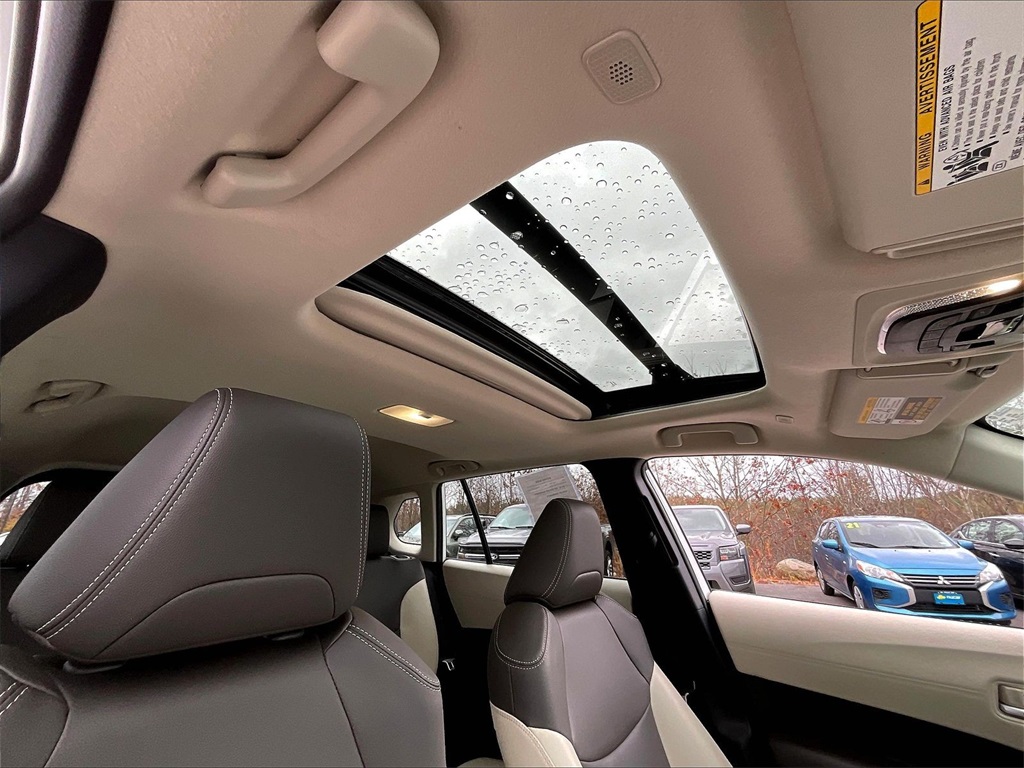 2024 Toyota Corolla Cross XLE - Photo 21