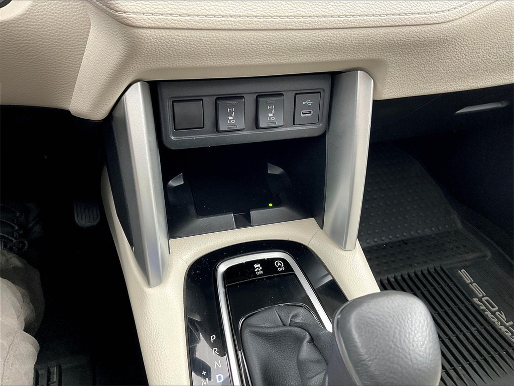 2024 Toyota Corolla Cross XLE - Photo 25
