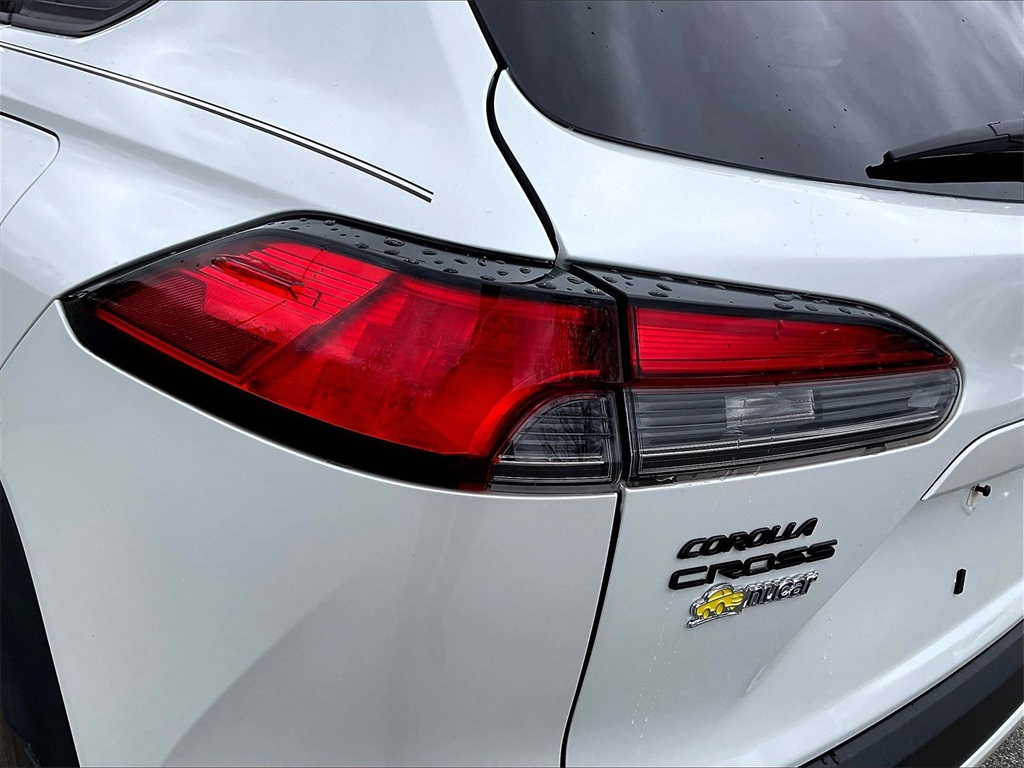 2024 Toyota Corolla Cross XLE - Photo 31