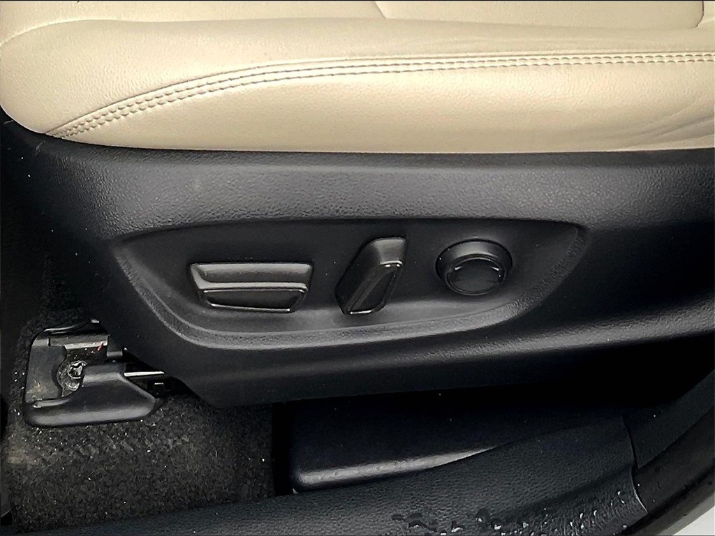 2024 Toyota Corolla Cross XLE - Photo 33