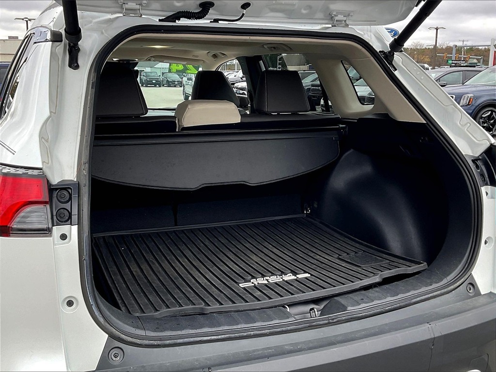 2024 Toyota Corolla Cross XLE - Photo 34