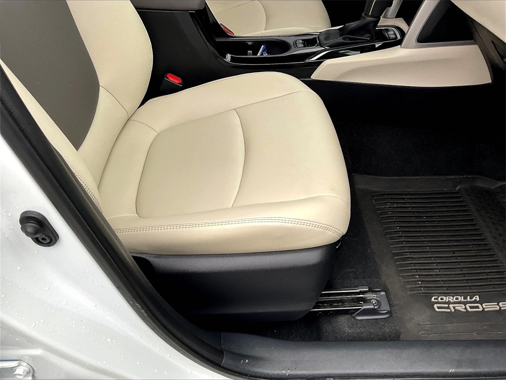 2024 Toyota Corolla Cross XLE - Photo 36