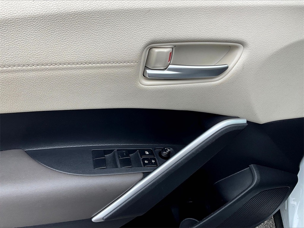 2024 Toyota Corolla Cross XLE - Photo 37