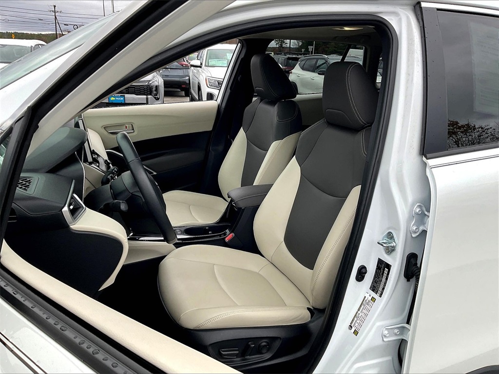 2024 Toyota Corolla Cross XLE - Photo 9