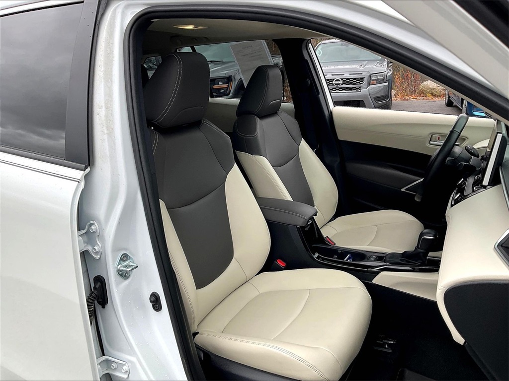 2024 Toyota Corolla Cross XLE - Photo 10