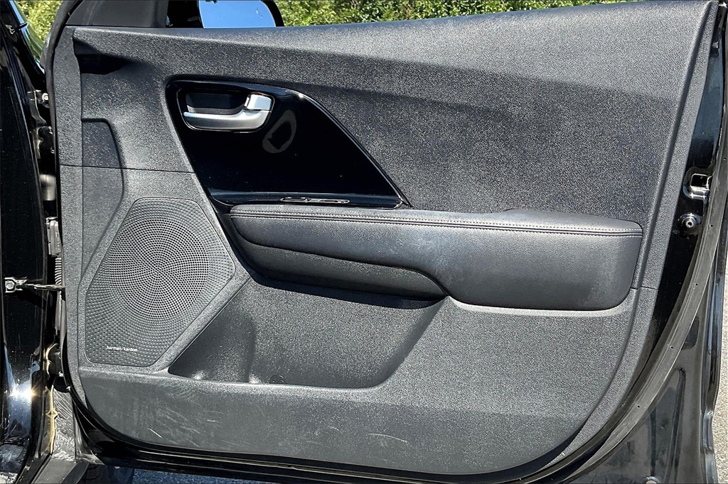 2022 Kia Niro Plug-In Hybrid EX Premium - Photo 11