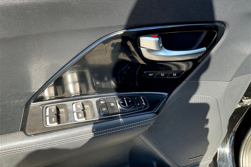 2022 Kia Niro Plug-In Hybrid EX Premium - Photo 36
