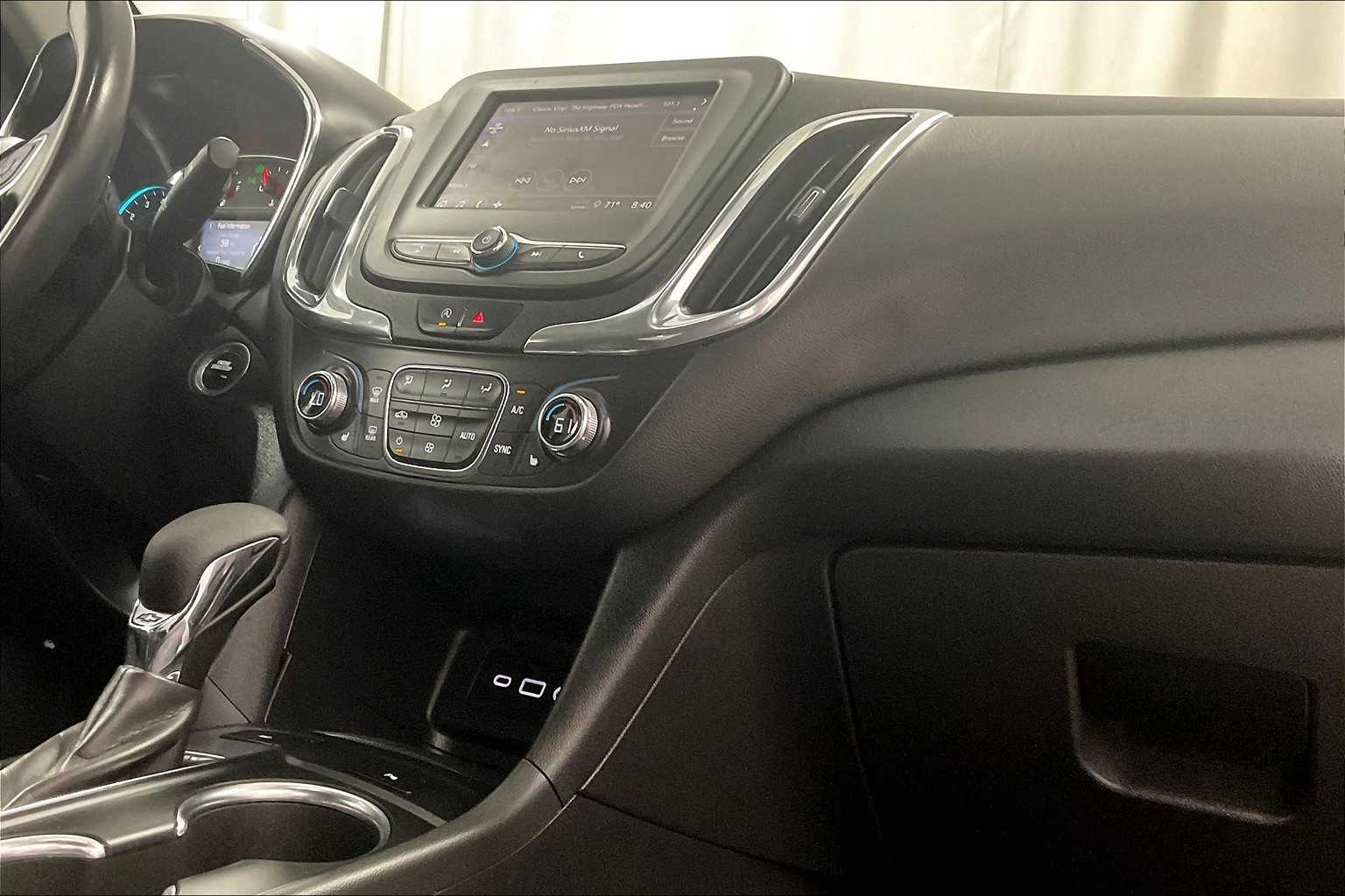 2022 Chevrolet Equinox LT - Photo 14