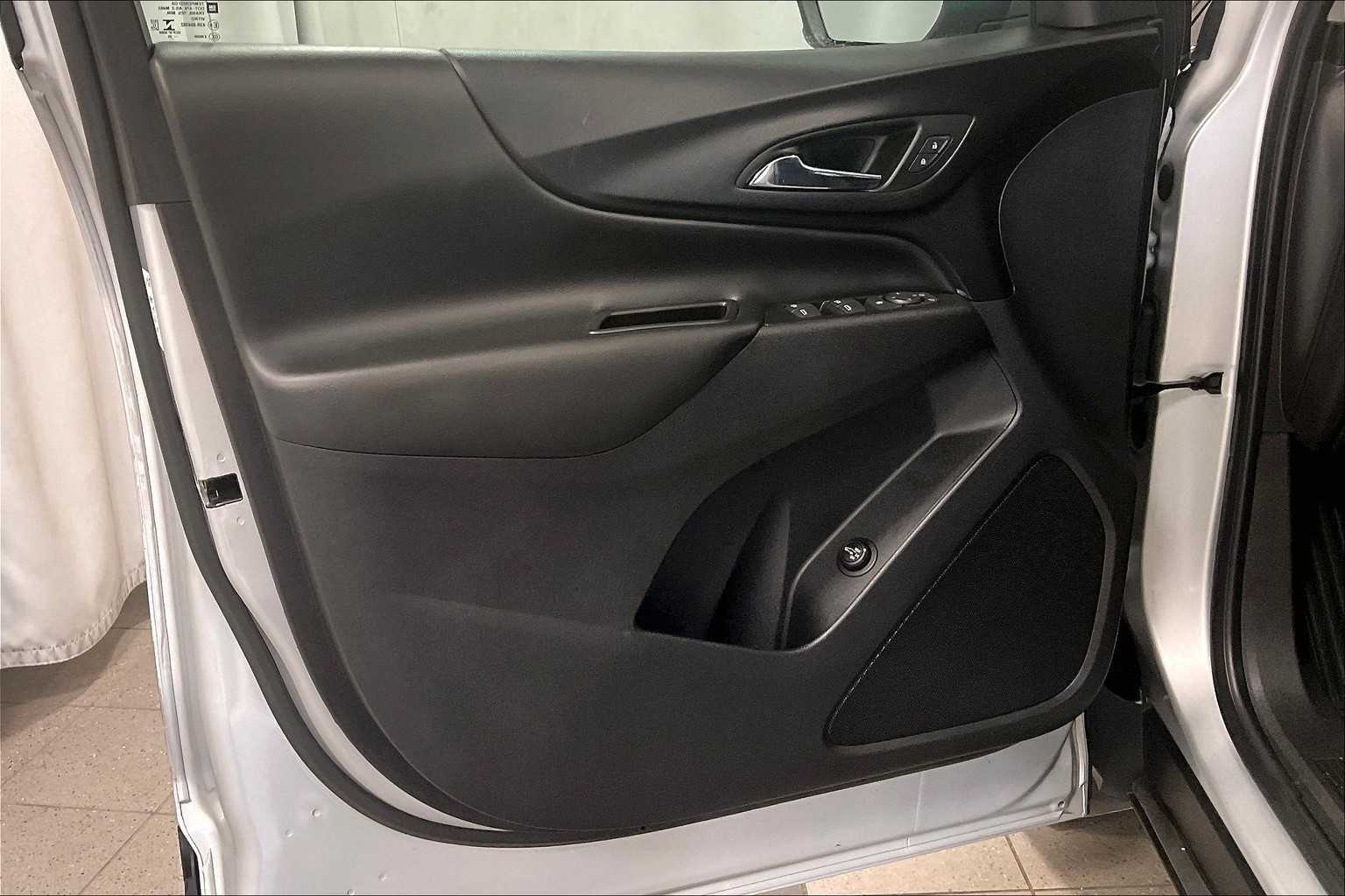 2022 Chevrolet Equinox LT - Photo 9