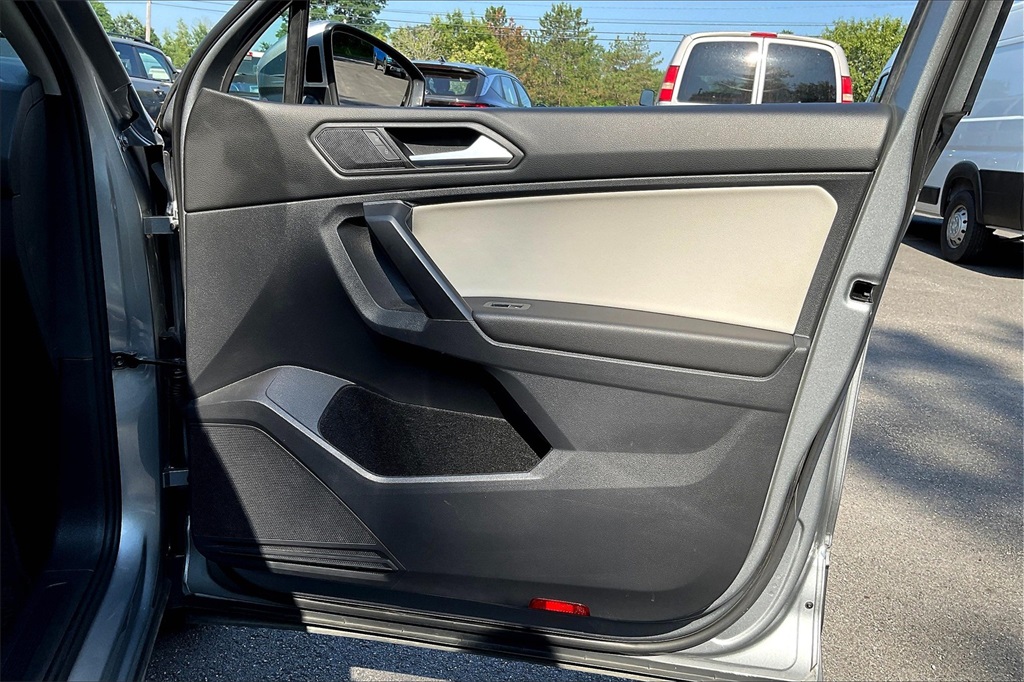 2021 Volkswagen Tiguan 2.0T SE - Photo 25