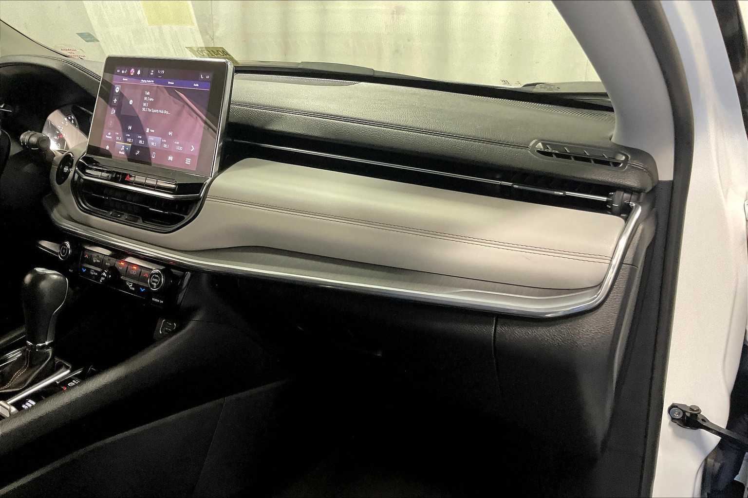 2022 Jeep Compass Limited - Photo 13