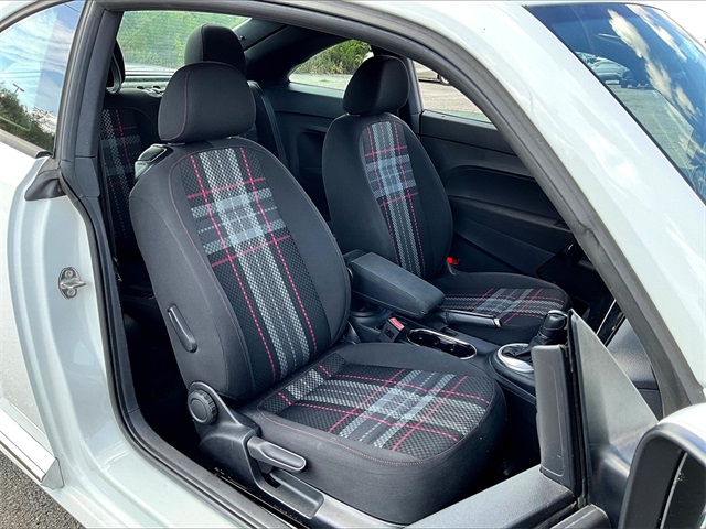 2019 Volkswagen Beetle 2.0T S - Photo 11