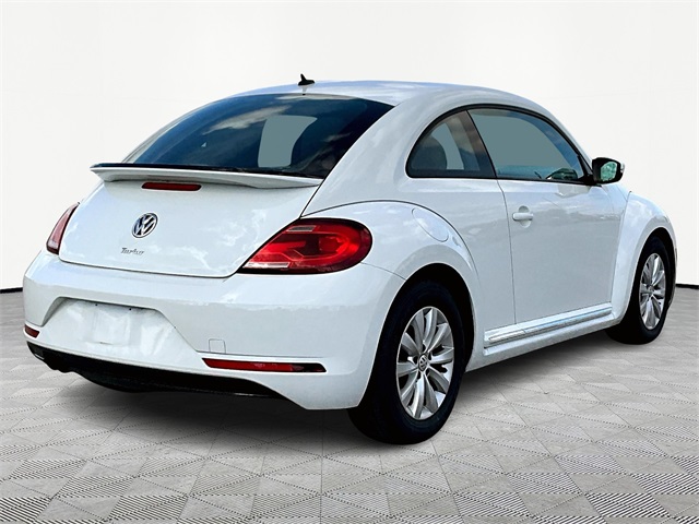 2019 Volkswagen Beetle 2.0T S - Photo 6