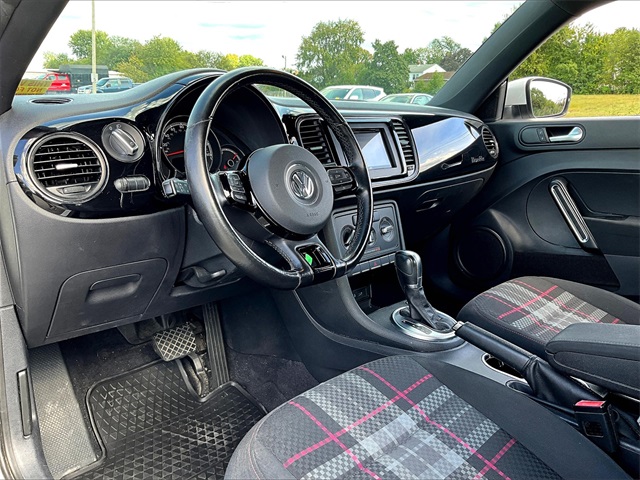 2019 Volkswagen Beetle 2.0T S - Photo 8