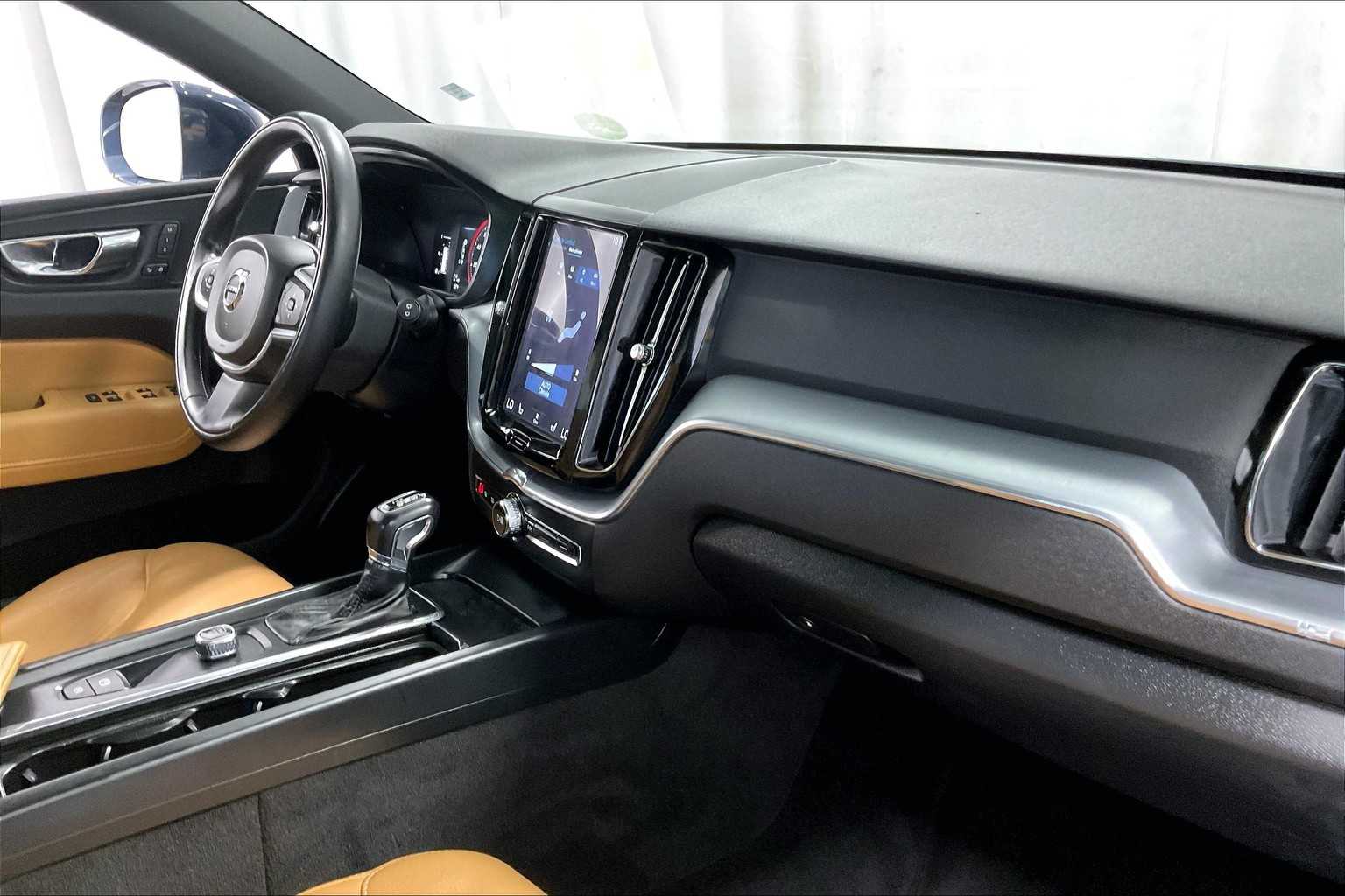 2018 Volvo XC60 Momentum - Photo 14