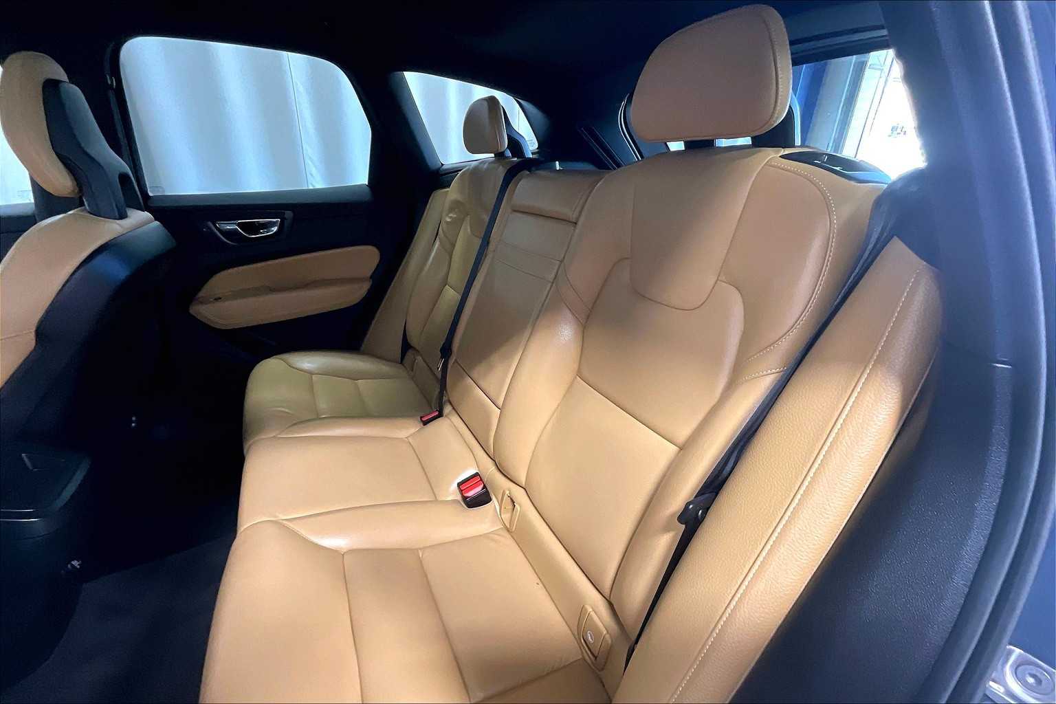 2018 Volvo XC60 Momentum - Photo 15