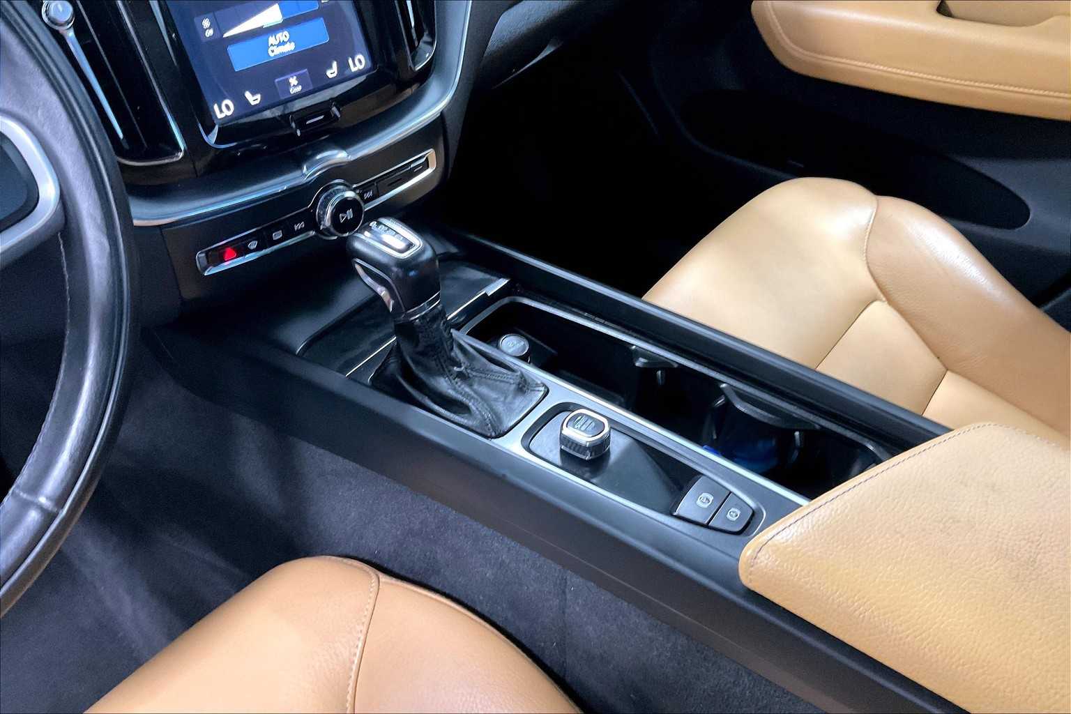 2018 Volvo XC60 Momentum - Photo 20