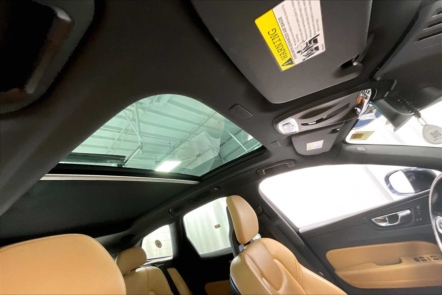 2018 Volvo XC60 Momentum - Photo 22