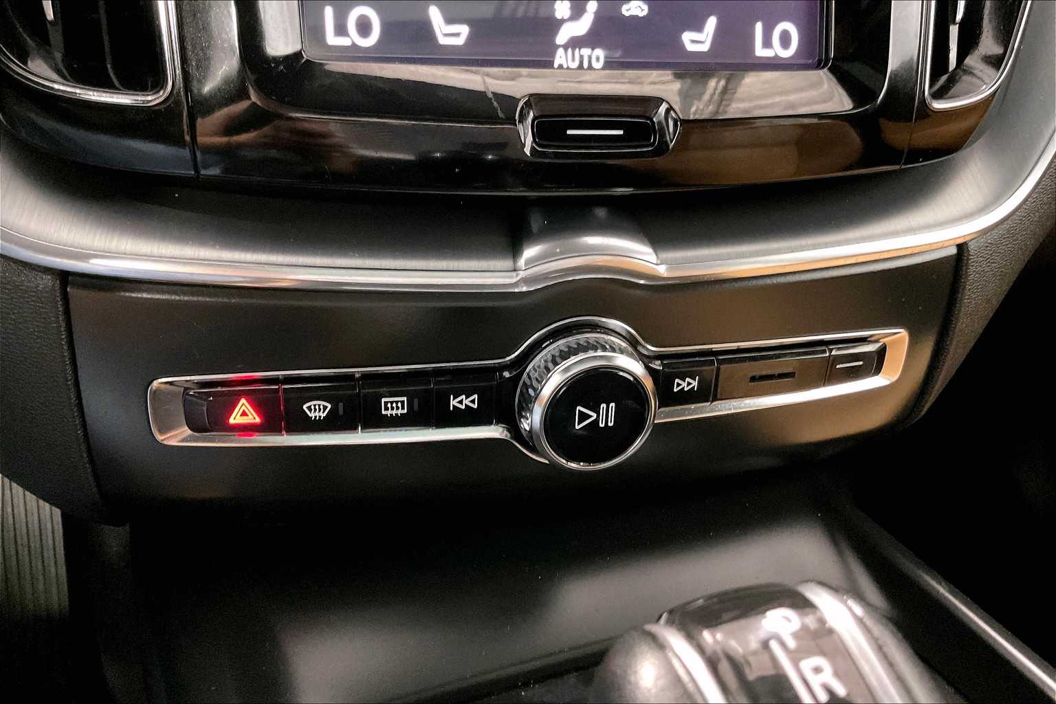 2018 Volvo XC60 Momentum - Photo 26