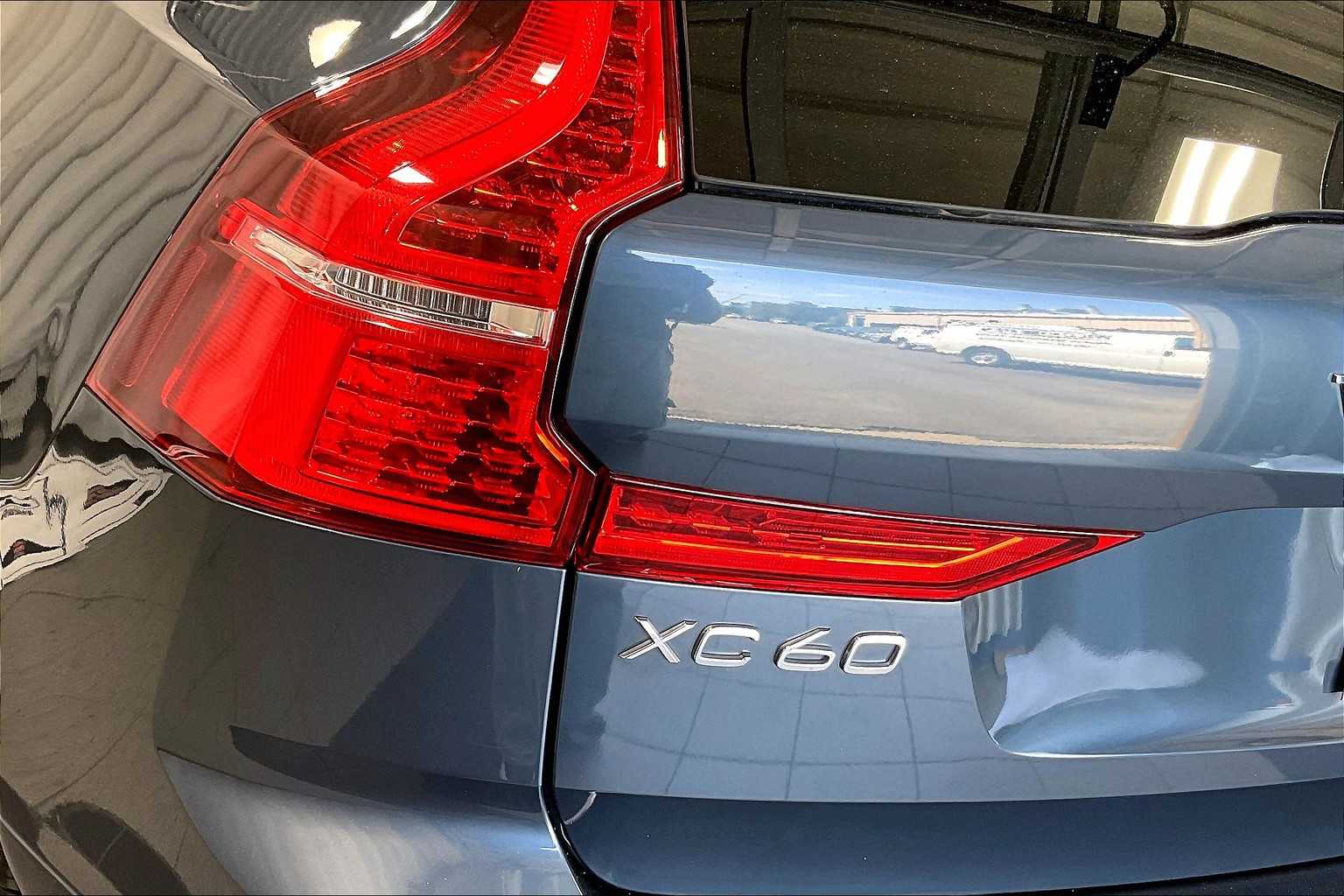 2018 Volvo XC60 Momentum - Photo 34