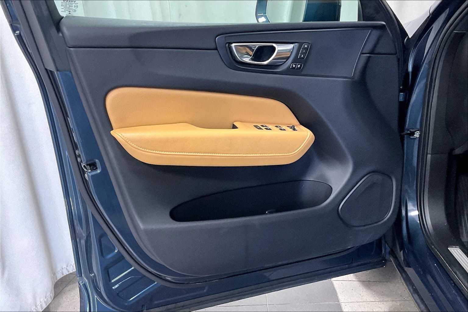 2018 Volvo XC60 Momentum - Photo 9