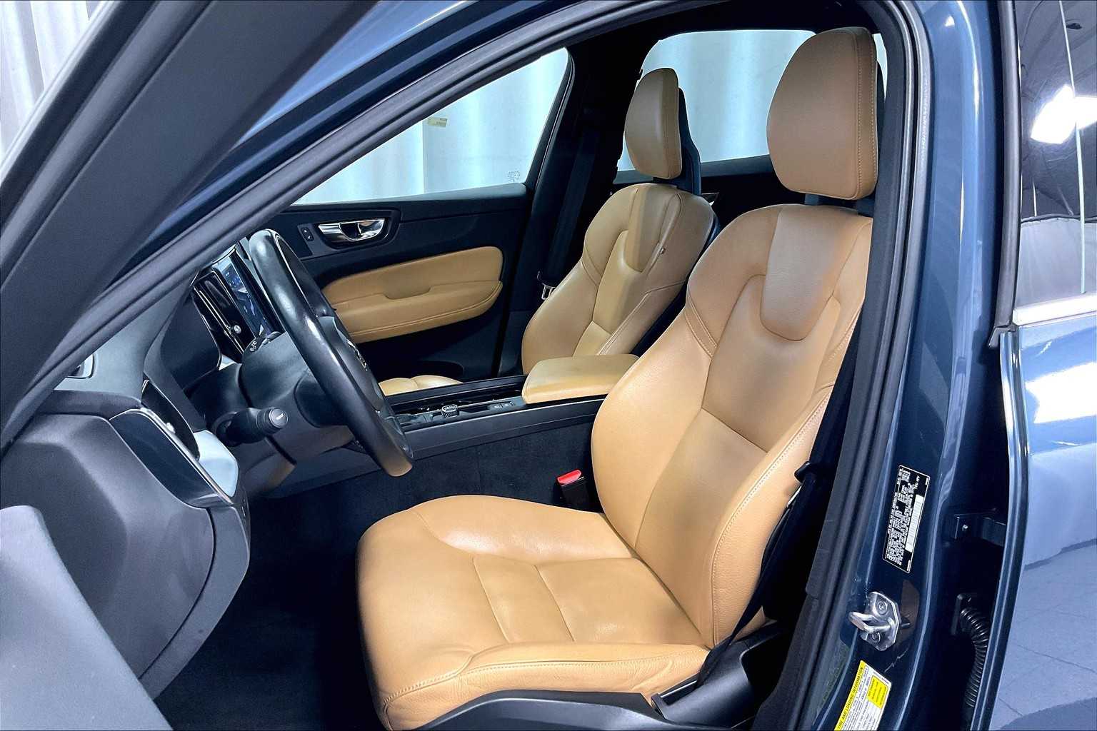2018 Volvo XC60 Momentum - Photo 10