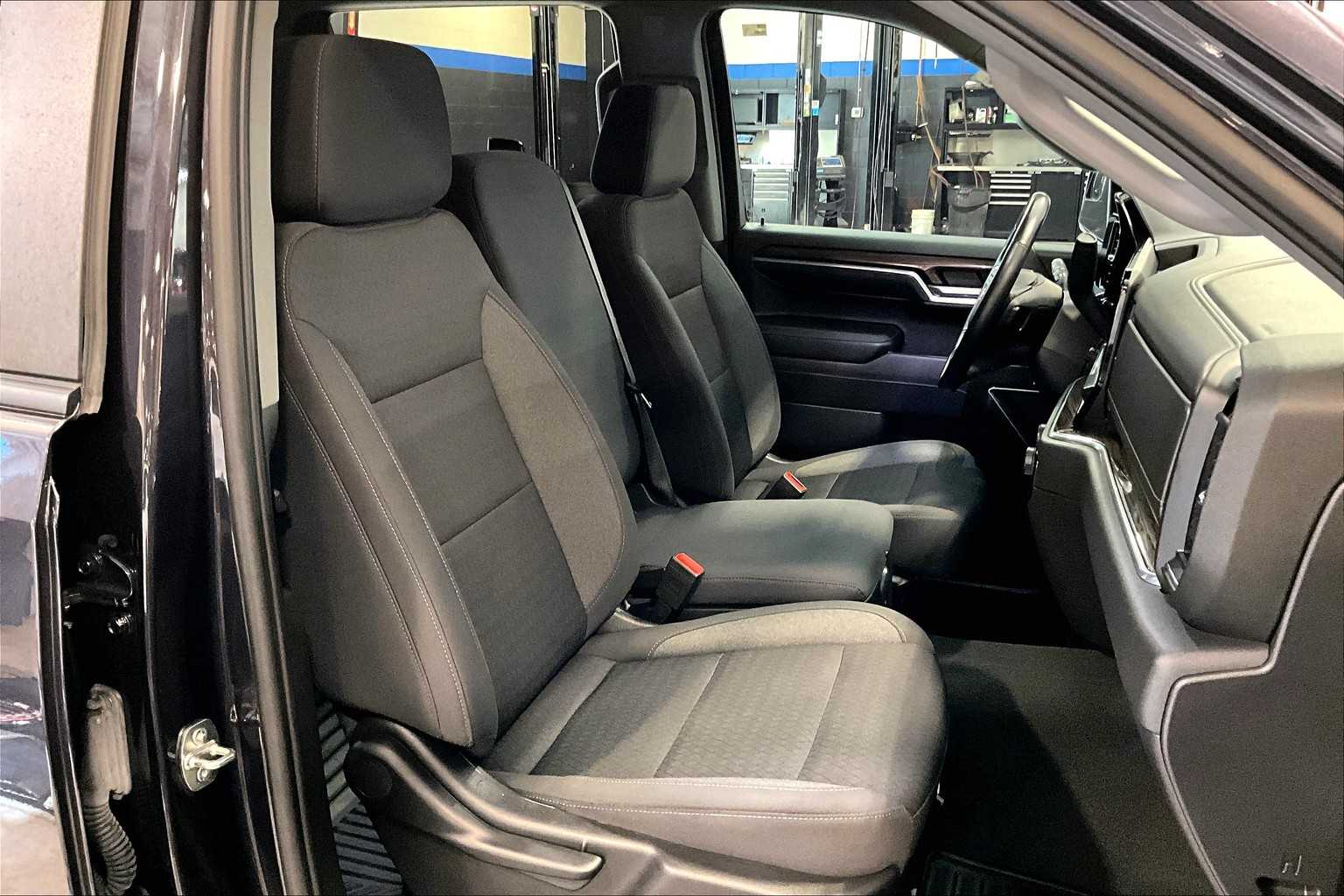 2022 Chevrolet Silverado 1500 LT - Photo 11