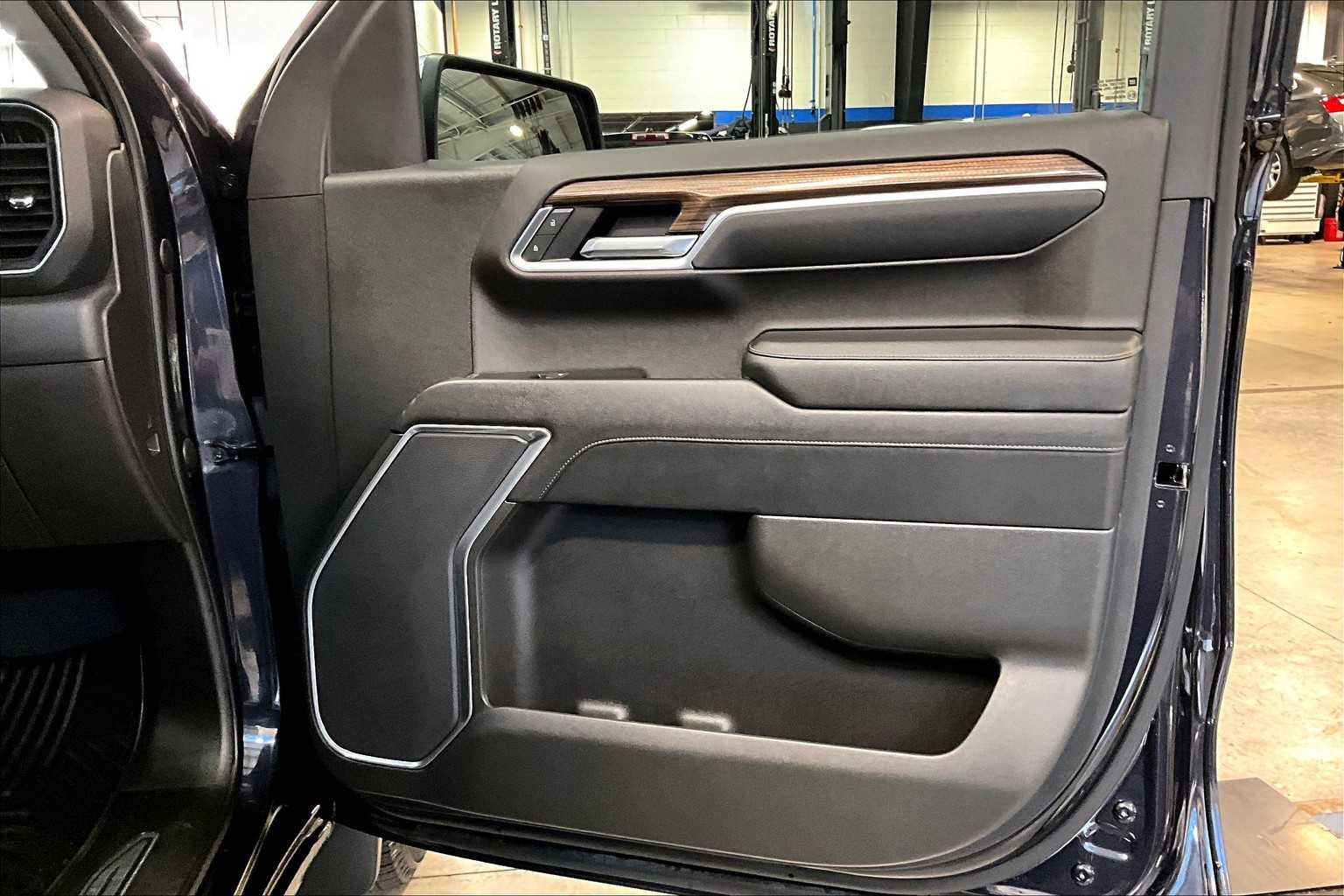2022 Chevrolet Silverado 1500 LT - Photo 12