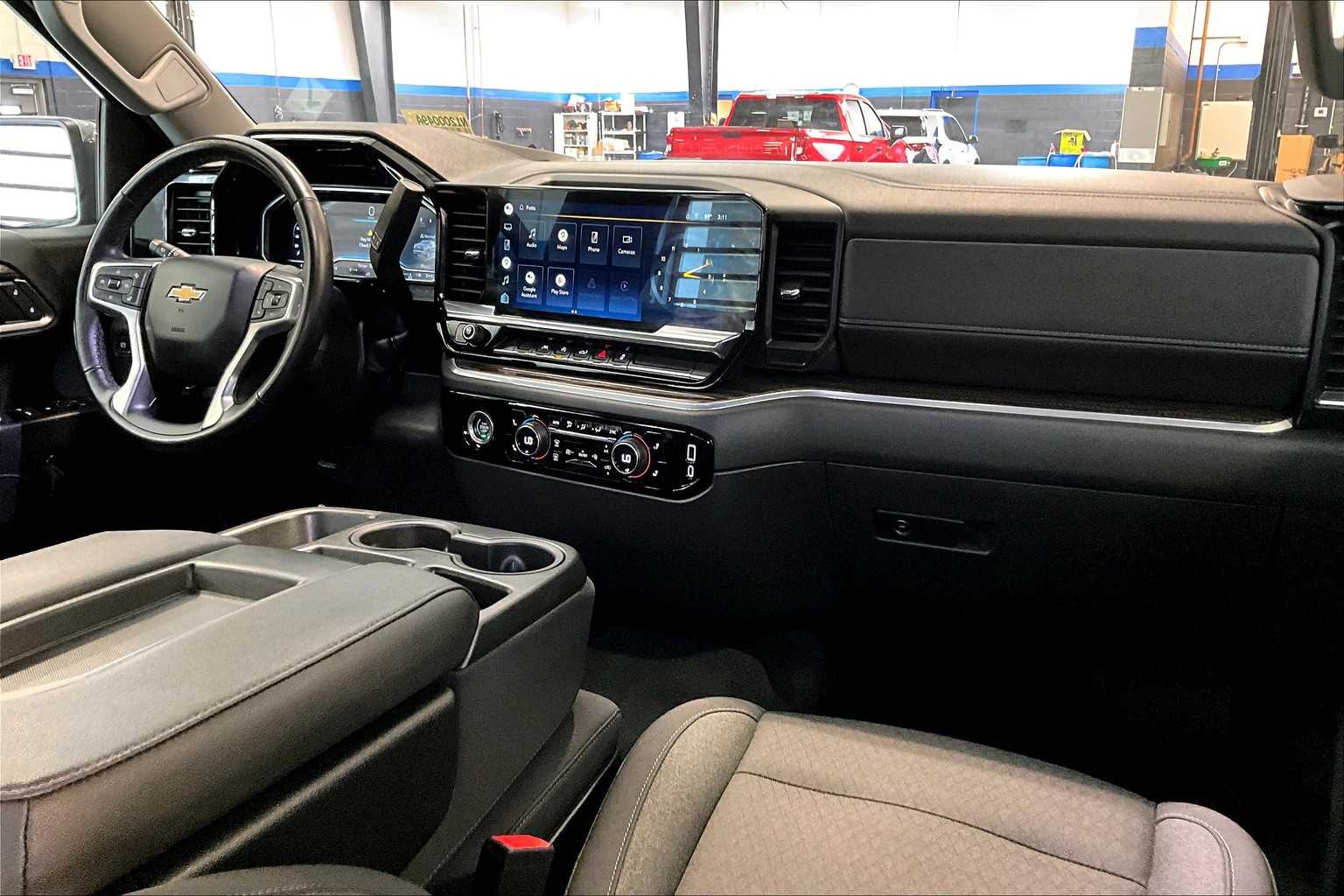 2022 Chevrolet Silverado 1500 LT - Photo 14