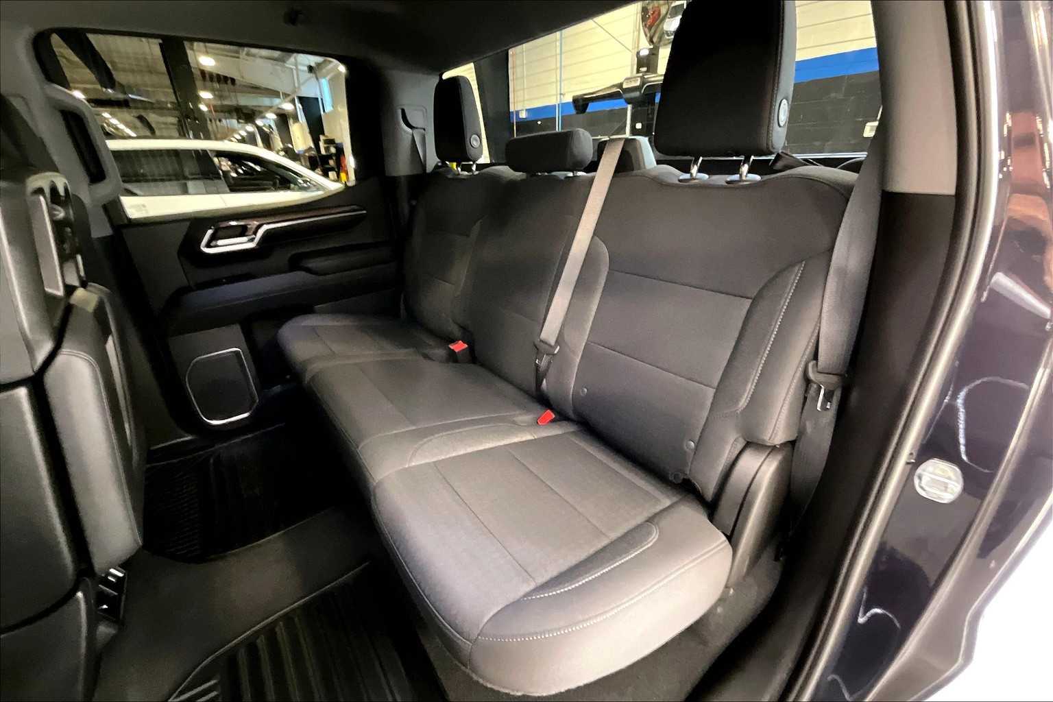 2022 Chevrolet Silverado 1500 LT - Photo 15