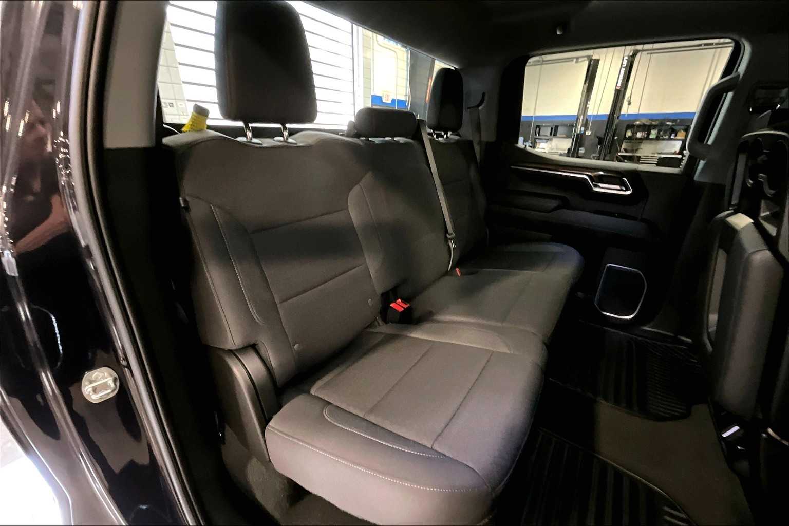 2022 Chevrolet Silverado 1500 LT - Photo 16
