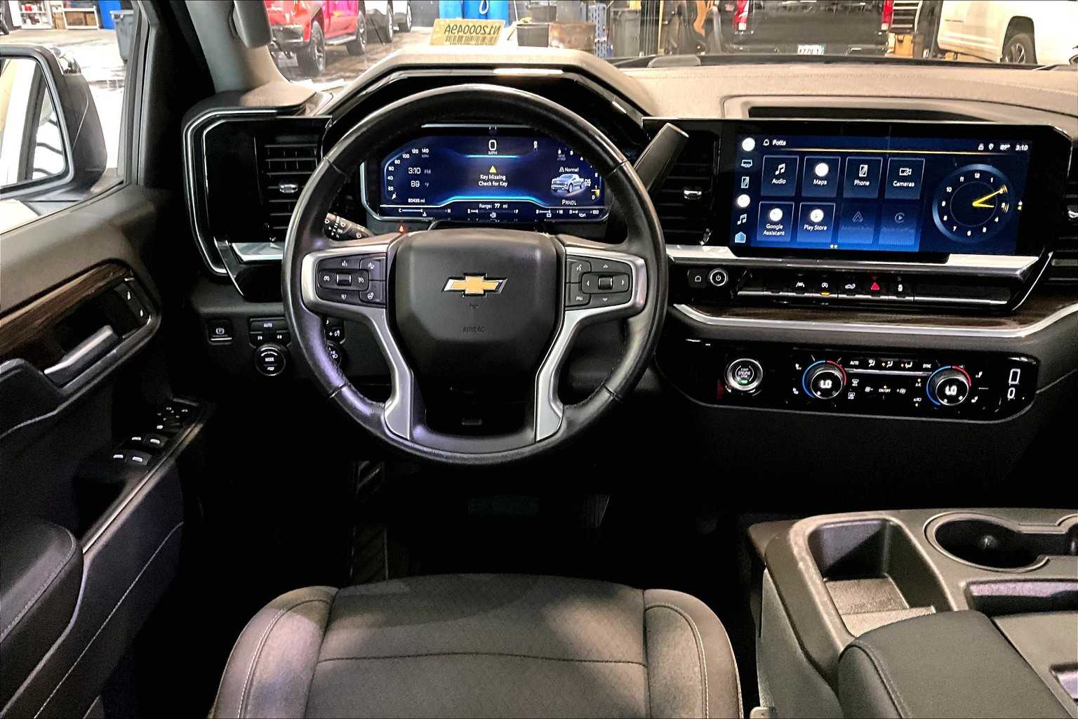 2022 Chevrolet Silverado 1500 LT - Photo 17