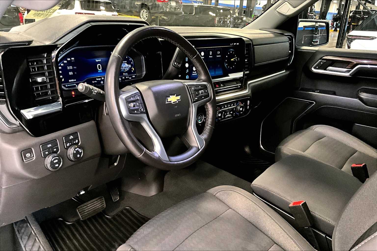 2022 Chevrolet Silverado 1500 LT - Photo 8