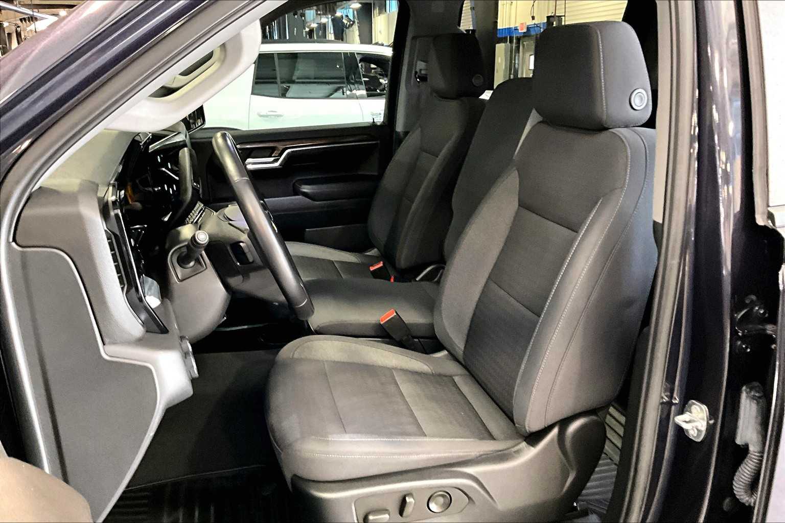 2022 Chevrolet Silverado 1500 LT - Photo 10