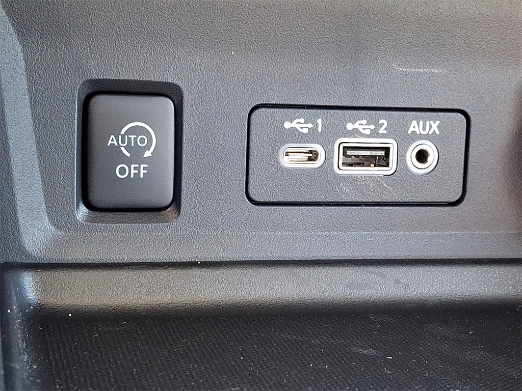 2025 Nissan Sentra SV - Photo 16